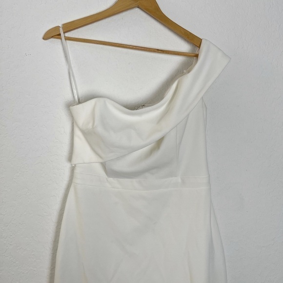 AQUA One Shoulder Scuba Crêpe Dress - Picture 3 of 9